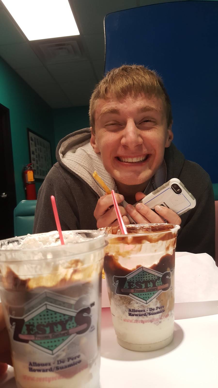 Zestys Frozen Custard & Grill | restaurant | 508 Greene Ave, Green Bay, WI 54301, USA | 9208840505 OR +1 920-884-0505