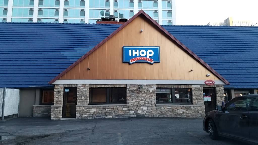IHOP | restaurant | 3760 N Halsted St, Chicago, IL 60613, USA | 7732960048 OR +1 773-296-0048