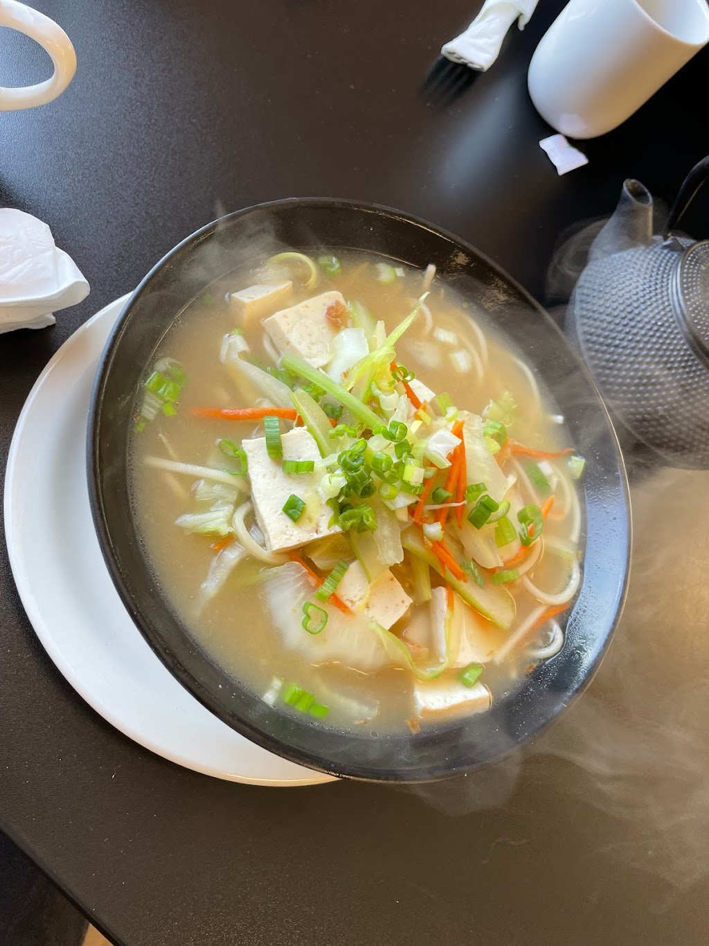 Zoe’s Noodle House | meal takeaway | 1530 W 6th St, Lawrence, KS 66044, USA | 7858560369 OR +1 785-856-0369