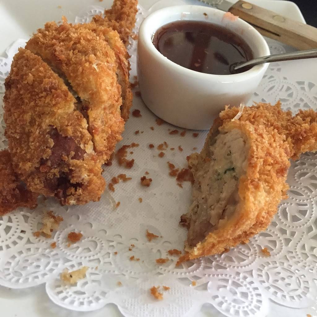 Sai Varee | Thai Cuisine | restaurant | 7485 Rush River Dr, Sacramento, CA 95831, USA | 9164227701 OR +1 916-422-7701