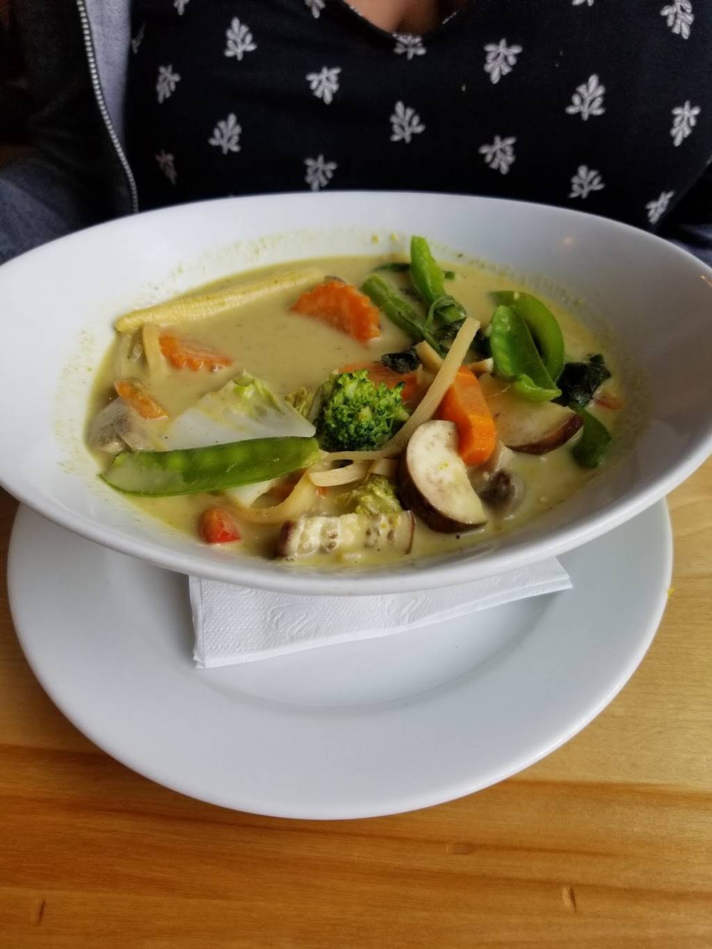 Thanida Thai Restaurant | restaurant | 835 N Royal St, Alexandria, VA 22314, USA | 7035356622 OR +1 703-535-6622