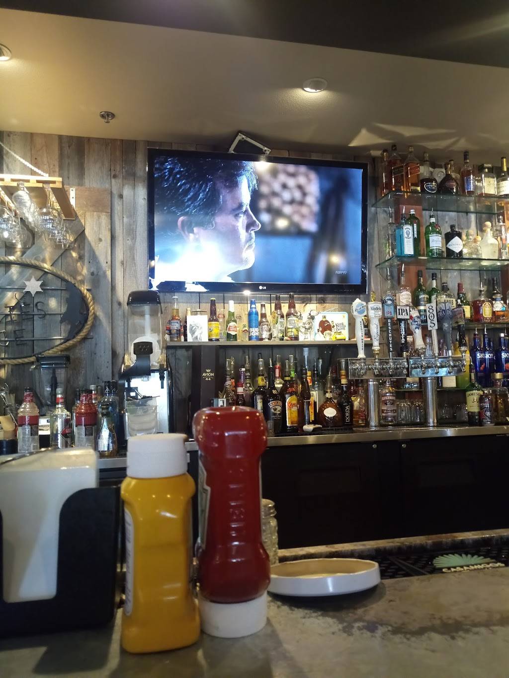 Charlies Place | restaurant | 981 Foothill Blvd, San Luis Obispo, CA 93405, USA | 8055439810 OR +1 805-543-9810