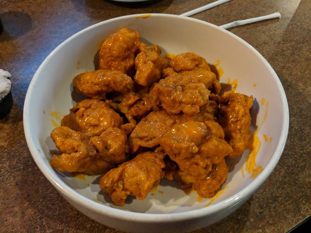 Buffalo Wings & Rings | restaurant | 1910 Hospitality Drive, Jasper, IN 47546, USA | 8124829464 OR +1 812-482-9464