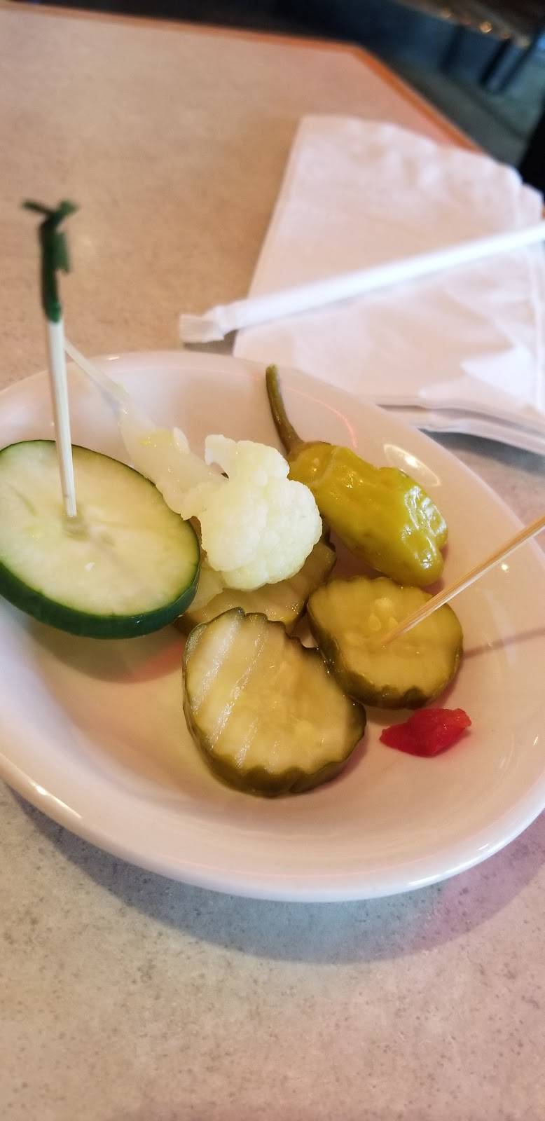 Isaacs Restaurant - Centerville | restaurant | 245 Centerville Rd, Lancaster, PA 17603, USA | 7173931199 OR +1 717-393-1199