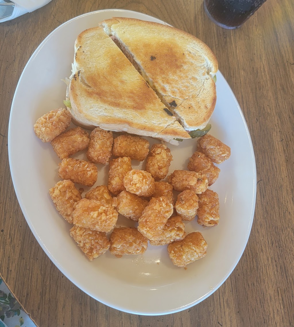 Mustang Cafe & BBQ | restaurant | 483 Shoshone Ave, Lovell, WY 82431, USA | 3075489370 OR +1 307-548-9370