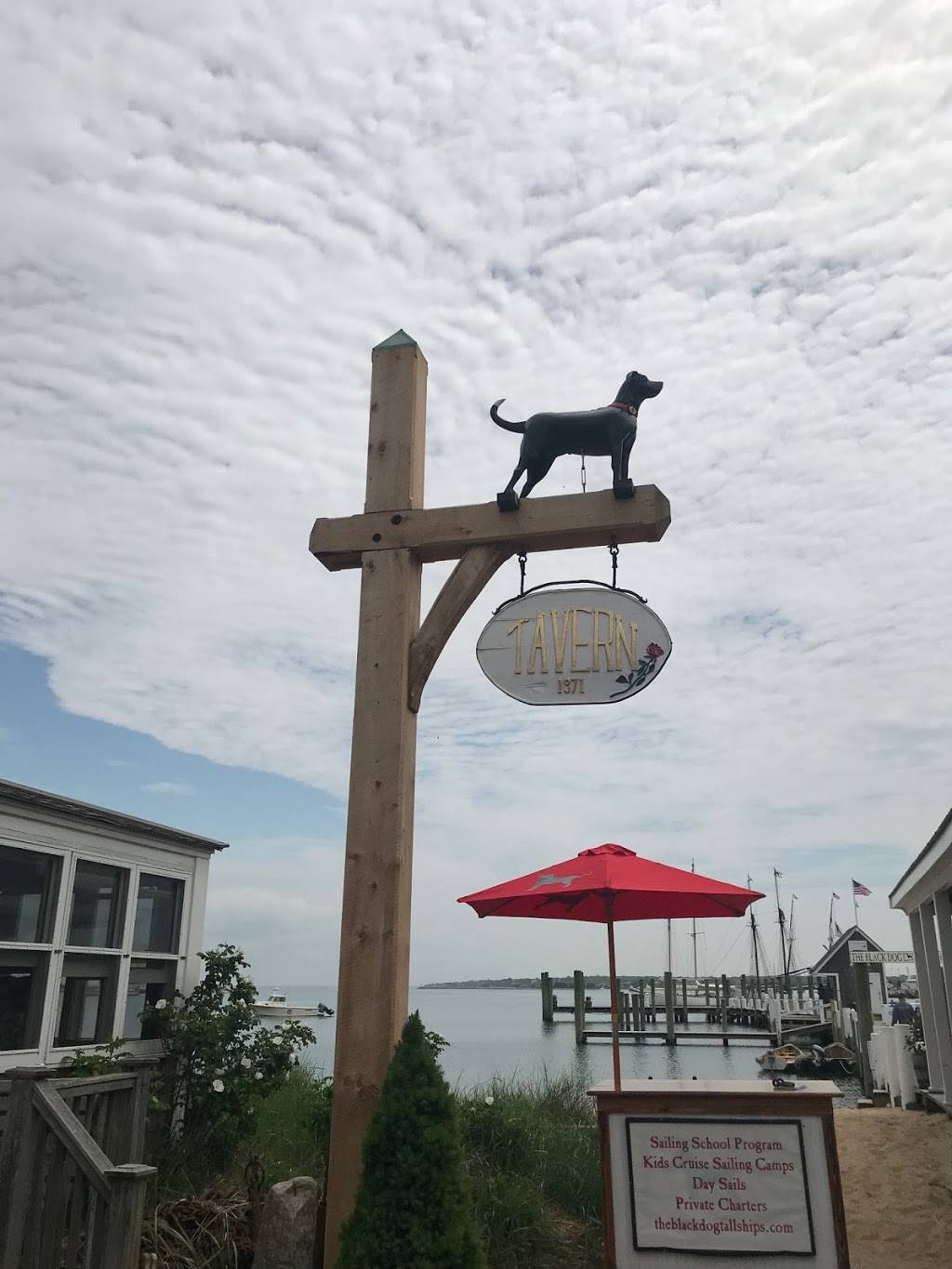 The Black Dog Tavern | restaurant | 20 Beach Street Extension, Vineyard Haven, MA 02568, USA | 5086939223 OR +1 508-693-9223