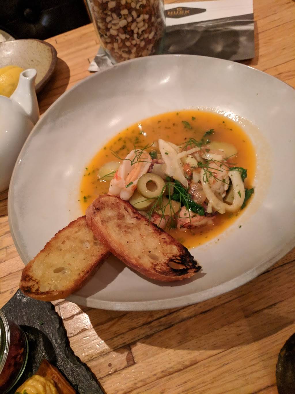 Bin 152 | restaurant | 152 King St, Charleston, SC 29401, USA | 8435777359 OR +1 843-577-7359