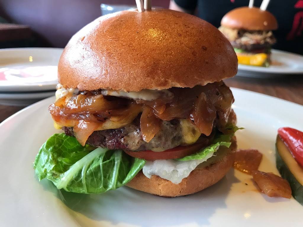 Simmzys | restaurant | 229 Manhattan Beach Blvd, Manhattan Beach, CA 90266, USA | 3105461201 OR +1 310-546-1201