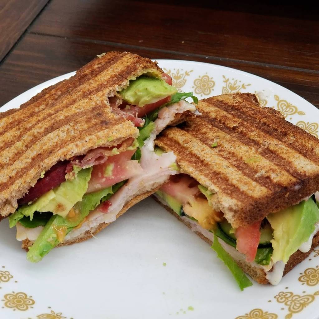 Hollys Sweet Treats | bakery | 205 S Main St, Hutchinson, KS 67501, USA | 6208889866 OR +1 620-888-9866