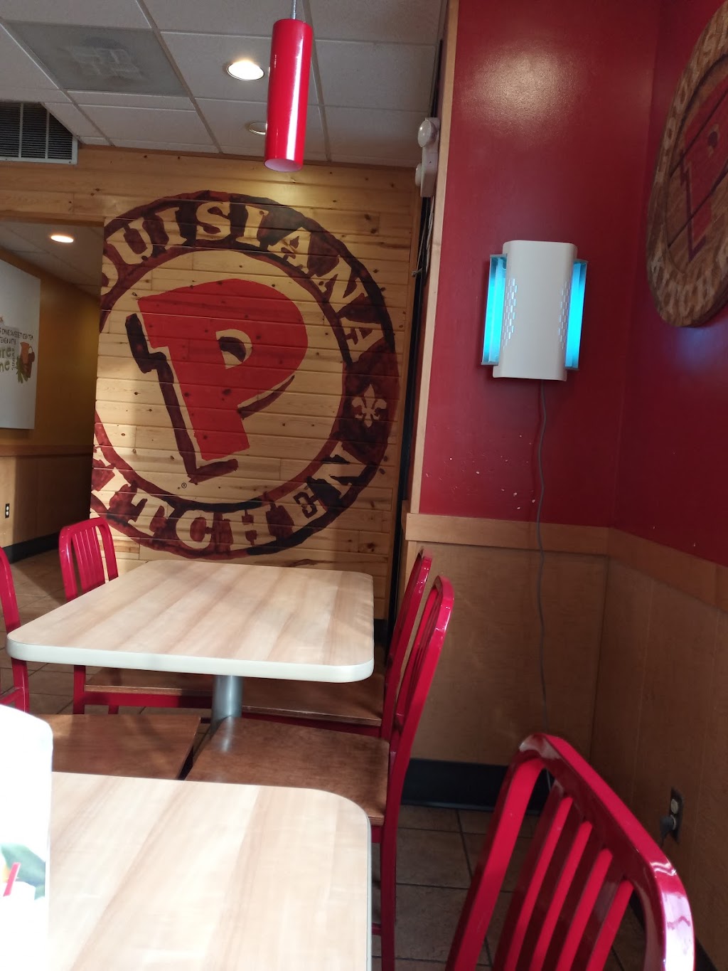 Popeyes Louisiana Kitchen | restaurant | 1930 S Pueblo Blvd, Pueblo, CO 81005, USA | 7195661833 OR +1 719-566-1833