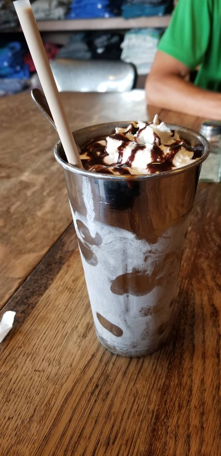 Smokey Row Coffee | cafe | 639 Franklin St, Pella, IA 50219, USA | 6416210008 OR +1 641-621-0008