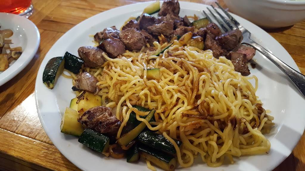 Fujis Grill & Sushi | restaurant | 305 SE Chkalov Dr # 105, Vancouver, WA 98683, USA | 3608964899 OR +1 360-896-4899