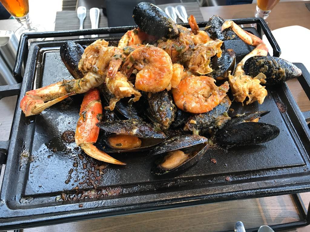 Chart House | restaurant | Pier 39, Space 206-8 Building K, San Francisco, CA 94133, USA | 4154342260 OR +1 415-434-2260