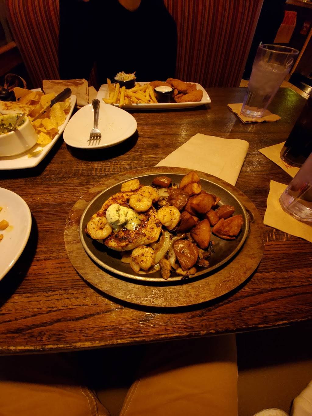 Applebees Grill + Bar | restaurant | 1790 E Main St, Woodland, CA 95776, USA | 5306688282 OR +1 530-668-8282