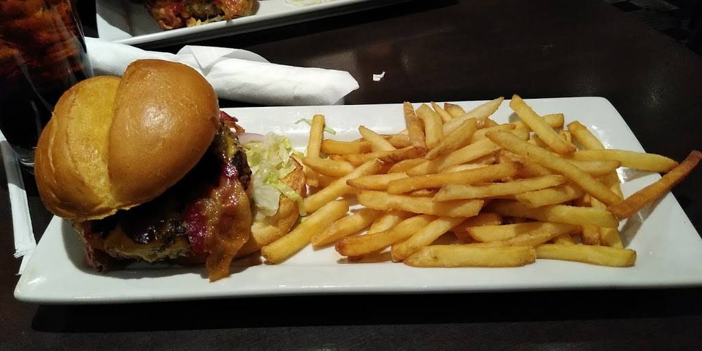 Ruby Tuesday | restaurant | 50 Holyoke St, Holyoke, MA 01040, USA | 4135320409 OR +1 413-532-0409