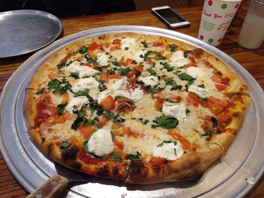 Lovers Pizza & Pasta | restaurant | 6434 E Mockingbird Ln #113, Dallas, TX 75214, USA | 2148232262 OR +1 214-823-2262