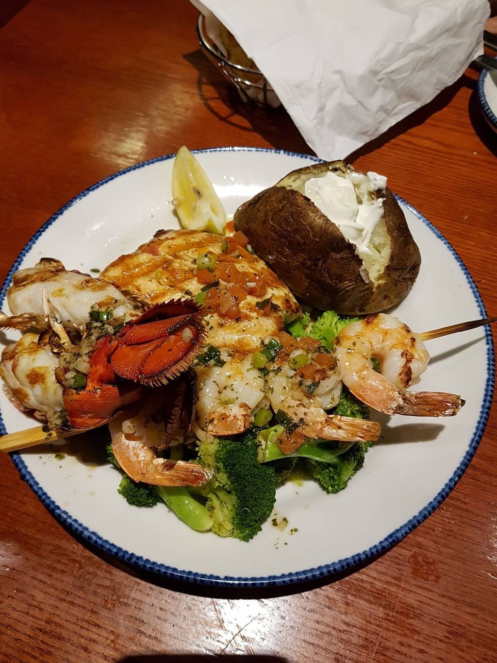 Red Lobster | restaurant | 4401 N Cumberland Ave, Norridge, IL 60706, USA | 7084567966 OR +1 708-456-7966