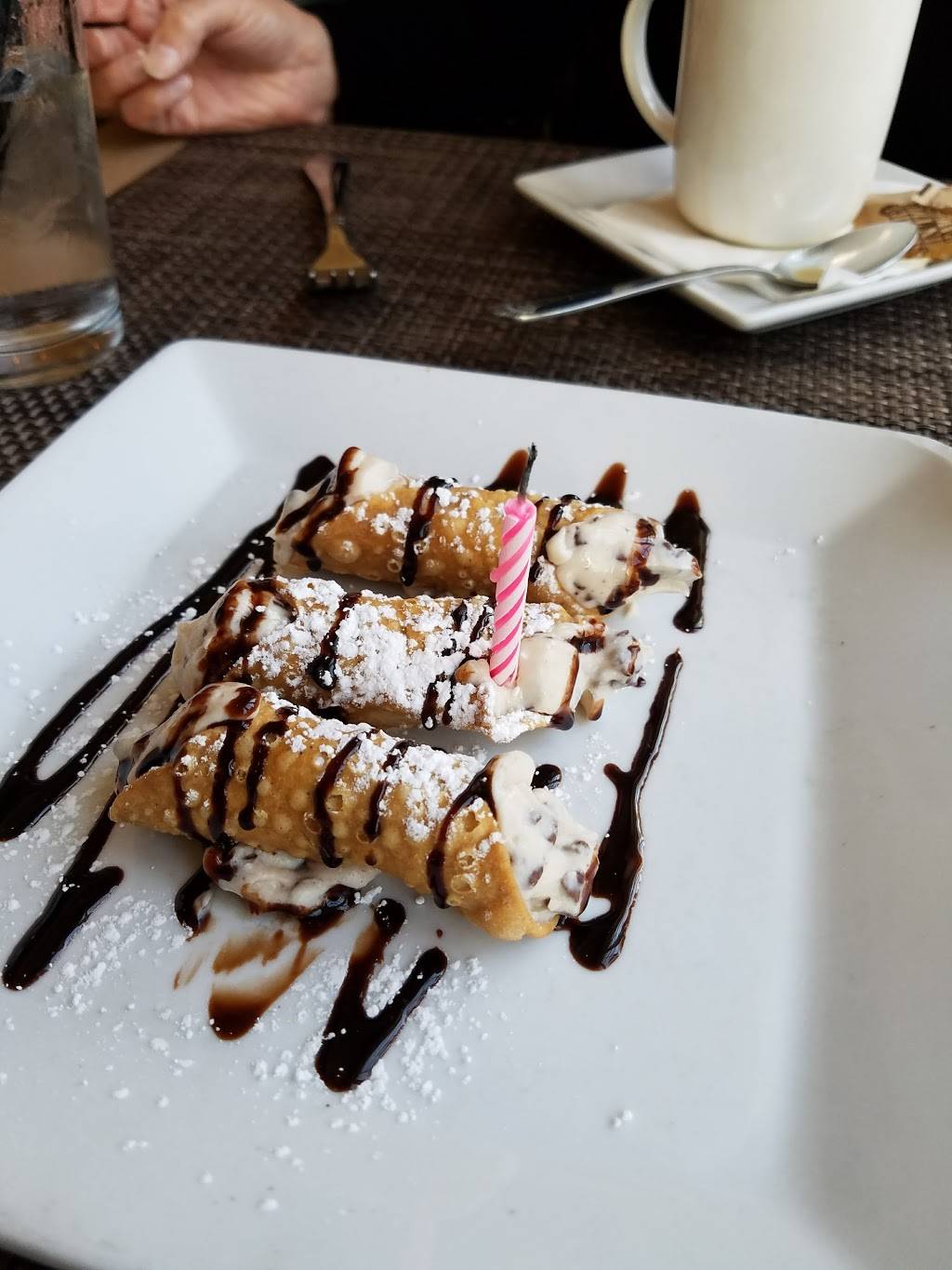 Saras Place By Gavis Restaurant | night club | 1501 Chagrin River Rd, Gates Mills, OH 44040, USA | 4404231000 OR +1 440-423-1000