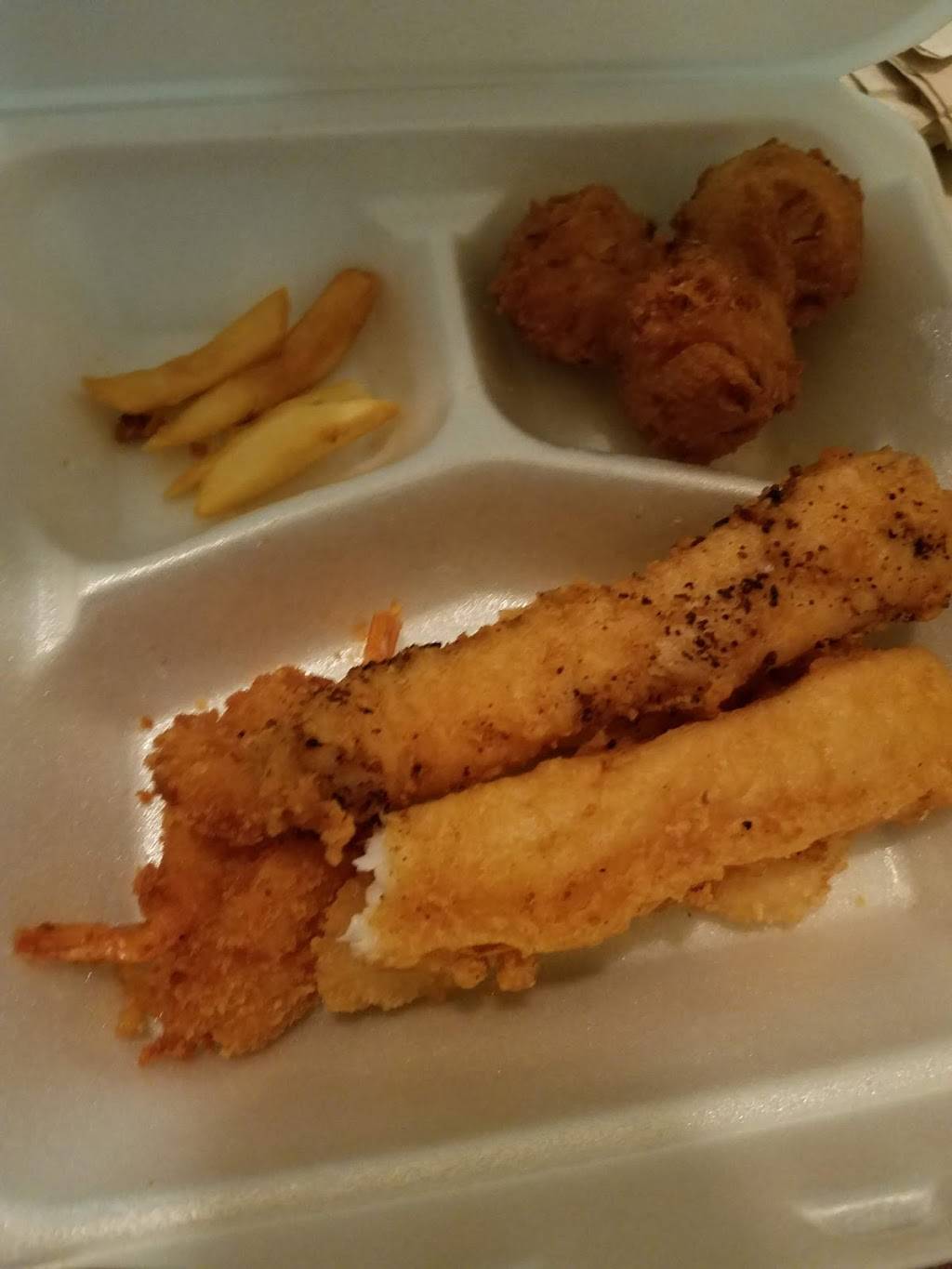 Captain Ds | restaurant | 2850 S Hamilton Rd, Columbus, OH 43232, USA | 6148668005 OR +1 614-866-8005