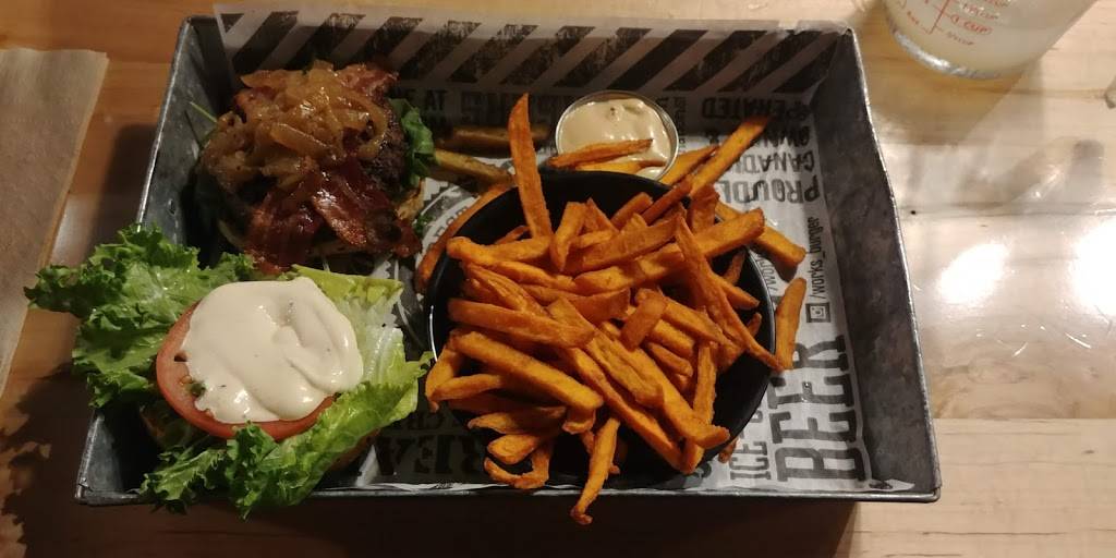 The Works Gourmet Burger Bistro | restaurant | 104 Lakeshore Rd E, Mississauga, ON L5G 1E3, Canada | 9052716668 OR +1 905-271-6668