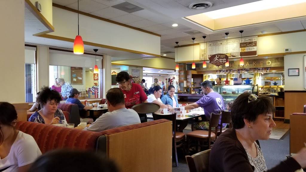 Cocos Bakery Restaurant | restaurant | 1280 W Valley Pkwy, Escondido, CA 92029, USA | 7607452513 OR +1 760-745-2513