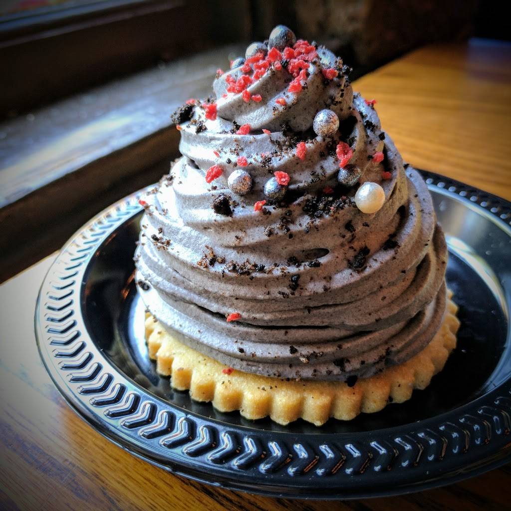 Red Rose Taverne | restaurant | 1313 S Harbor Blvd, Anaheim, CA 92802, USA | 7147813463 OR +1 714-781-3463