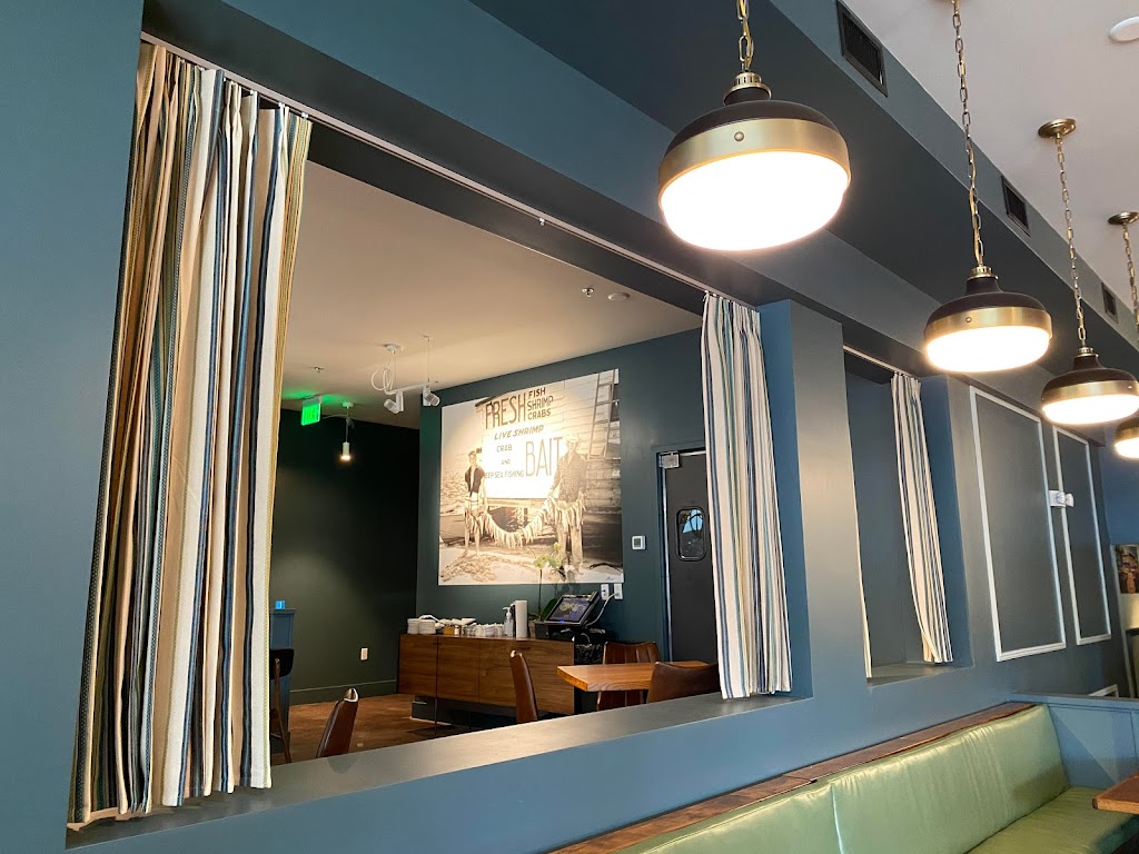 Chucks Fish Tallahassee | restaurant | 224 E College Ave, Tallahassee, FL 32301, USA | 8505977506 OR +1 850-597-7506