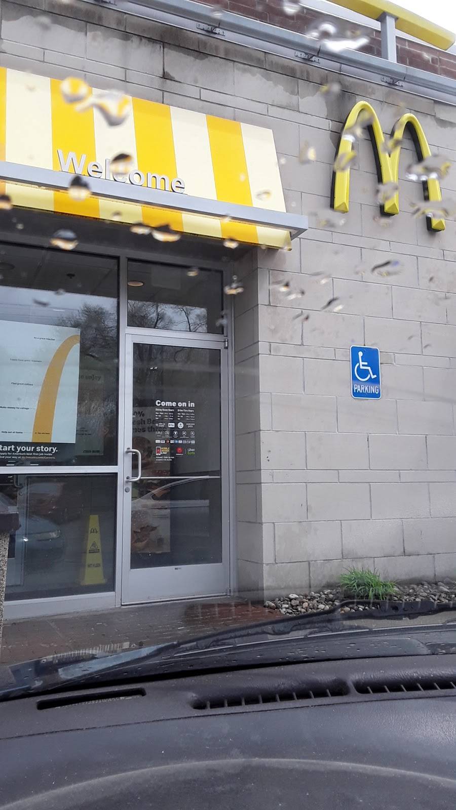 McDonalds | cafe | 107 N Groesbeck Hwy, Mt Clemens, MI 48043, USA | 5864690084 OR +1 586-469-0084