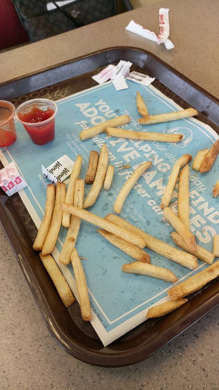 Wendys | restaurant | 29317 Joy Rd, Westland, MI 48185, USA | 7347623397 OR +1 734-762-3397