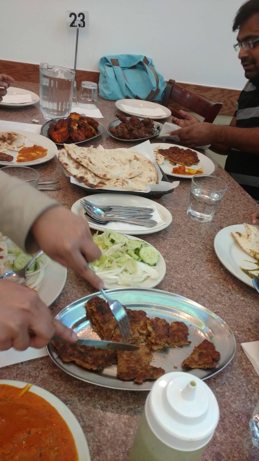 Khan Barbeque Restaurant | restaurant | 2401 W Devon Ave, Chicago, IL 60659, USA | 7732748600 OR +1 773-274-8600