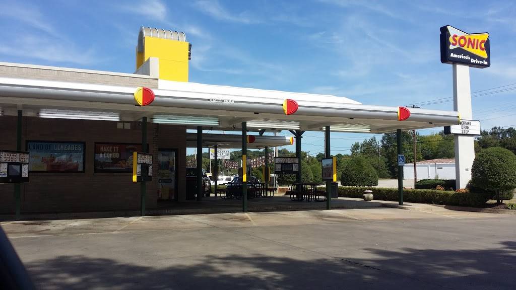 Sonic Drive-In | restaurant | 3718 Towson Ave, Fort Smith, AR 72901, USA | 4796483700 OR +1 479-648-3700
