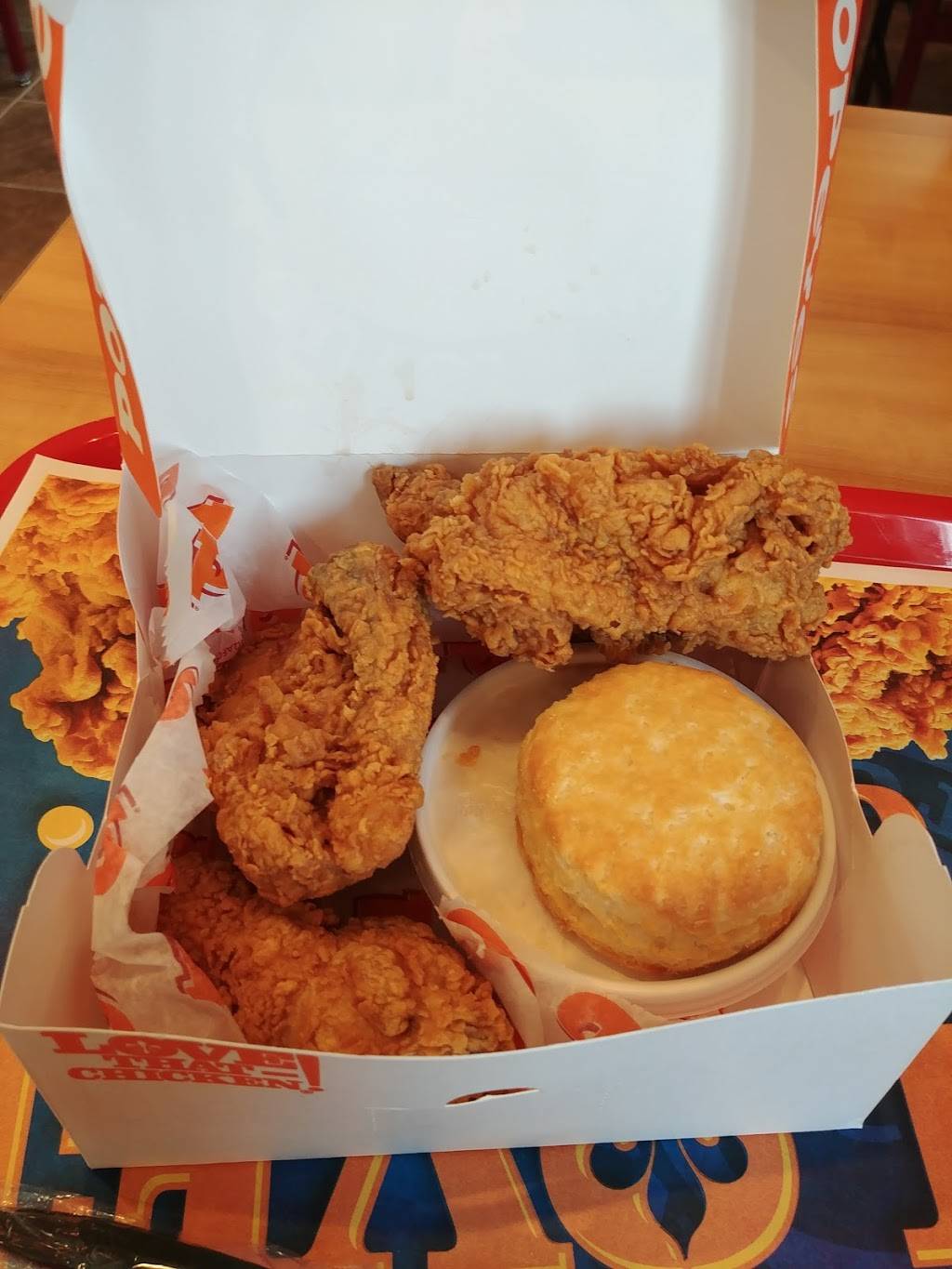 Popeyes Louisiana Kitchen | restaurant | 852 Buenaventura Blvd, Kissimmee, FL 34743, USA | 4078374082 OR +1 407-837-4082