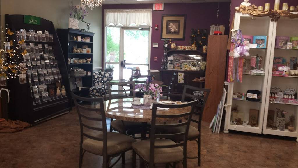 Dolphin Restaurant | restaurant | 26091 Broadway Ave, Bedford, OH 44146, USA | 4402525381 OR +1 440-252-5381