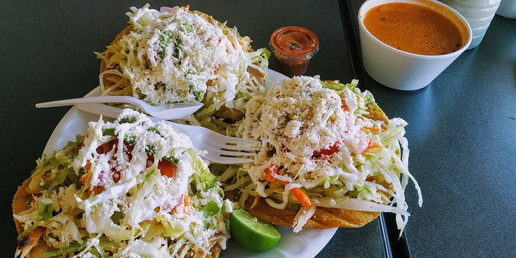 Los Pollos de la Cementera | restaurant | Calle Esmeralda 75, Costa Bella, 22898 Ensenada, B.C., Mexico | 016461207858 OR +52 646 120 7858