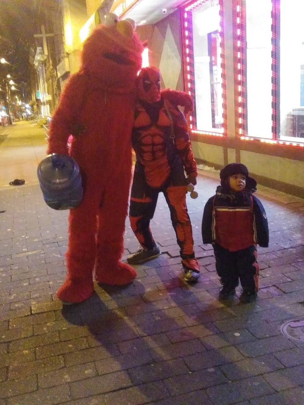 Crown Fried Chicken | restaurant | 2201 N Broad St, Philadelphia, PA 19132, USA | 2152322800 OR +1 215-232-2800