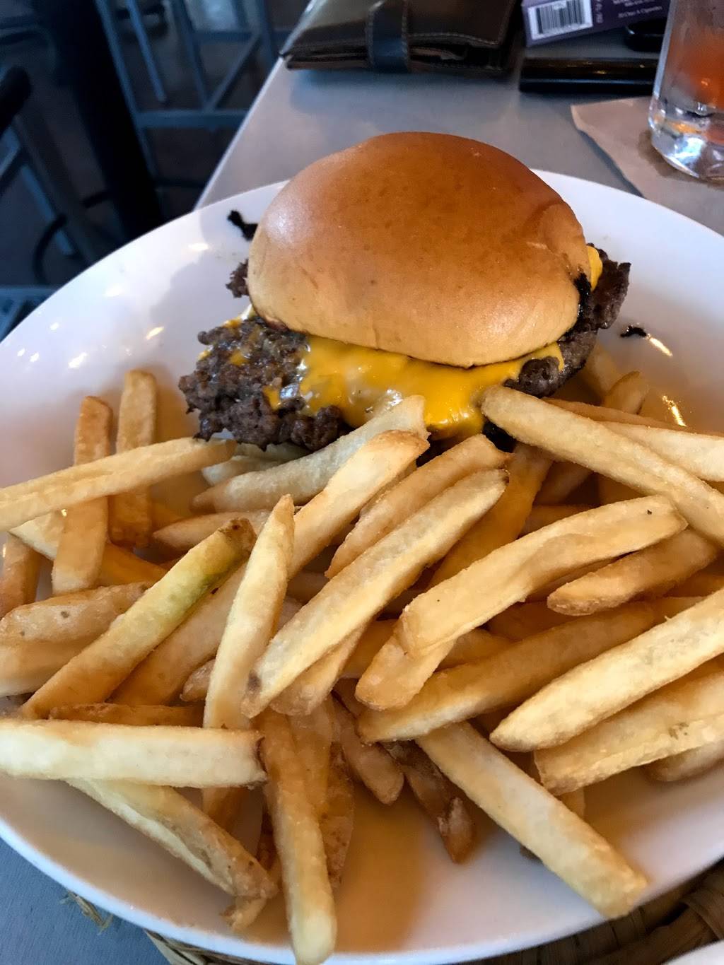 Applebees Grill + Bar | restaurant | 5055 J Turner Butler Blvd, Jacksonville, FL 32216, USA | 9042966895 OR +1 904-296-6895