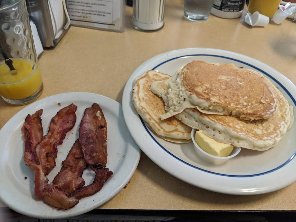 Annies Clark Brunch | restaurant | 934 Main St b, Worcester, MA 01610, USA | 5087561550 OR +1 508-756-1550