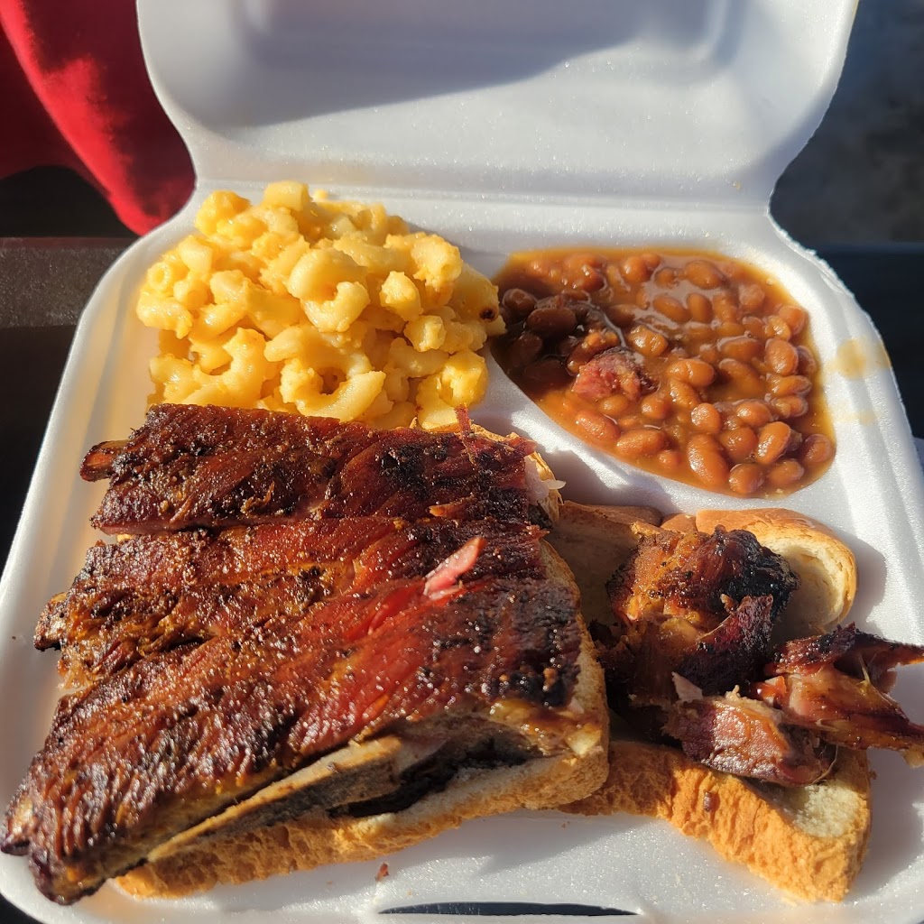 Freds World Famous BBQ and Souse | restaurant | 21620 SW 112th Avenue, Goulds, Miami, FL 33170, USA | 3059309288 OR +1 305-930-9288