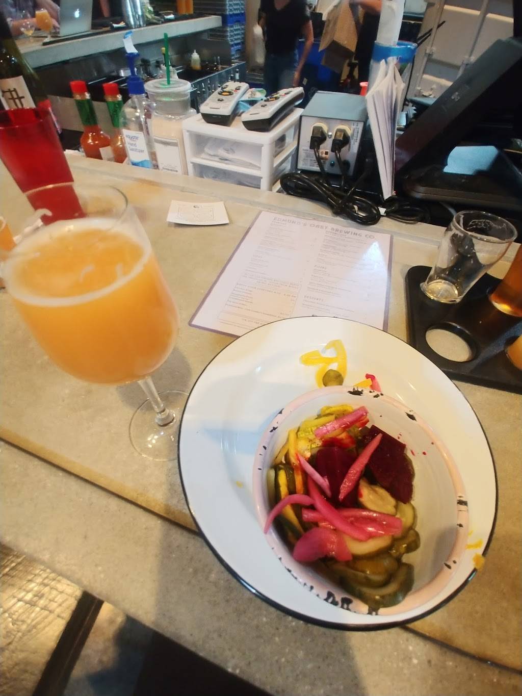 Edmunds Oast Brewing Co. | restaurant | 1505 King St #115, Charleston, SC 29405, USA | 8437183224 OR +1 843-718-3224