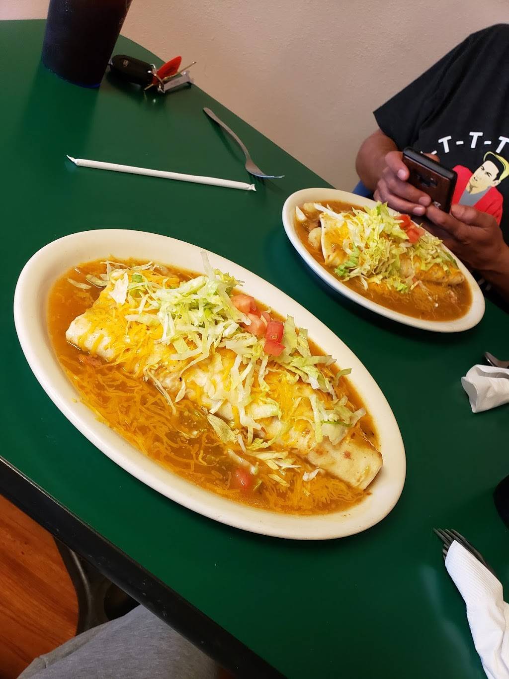Nacho Y Kikas Cafe | restaurant | 204 E S 1st St, Johnstown, CO 80534, USA | 9705874393 OR +1 970-587-4393