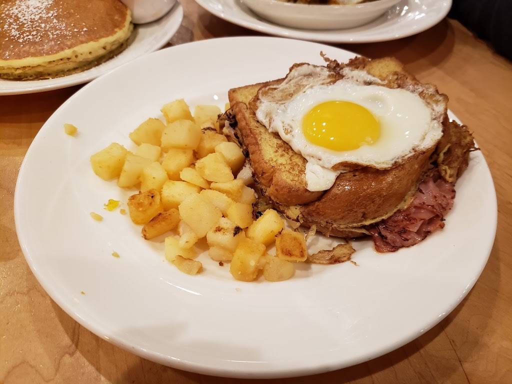 Yolk - South Loop | restaurant | 1120 S Michigan Ave, Chicago, IL 60605, USA | 3127899655 OR +1 312-789-9655