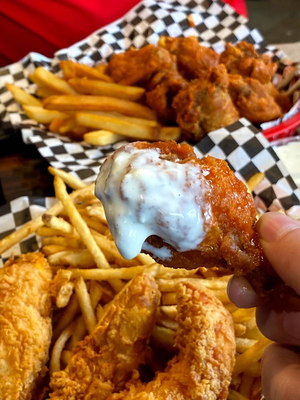 Kikis Chicken Place | restaurant | 1901 J St suite d, Sacramento, CA 95811, USA | 9163188119 OR +1 916-318-8119