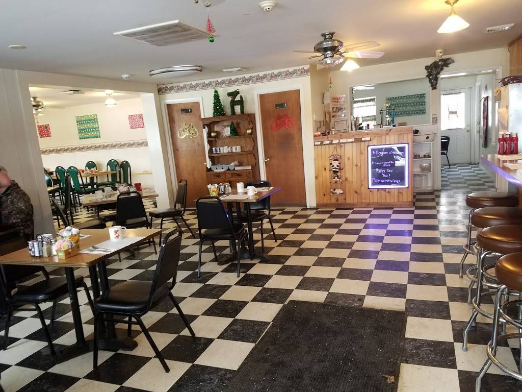 Moyers Country Kitchen | restaurant | 965 PA-940, Pocono Lake, PA 18347, USA | 5706437377 OR +1 570-643-7377