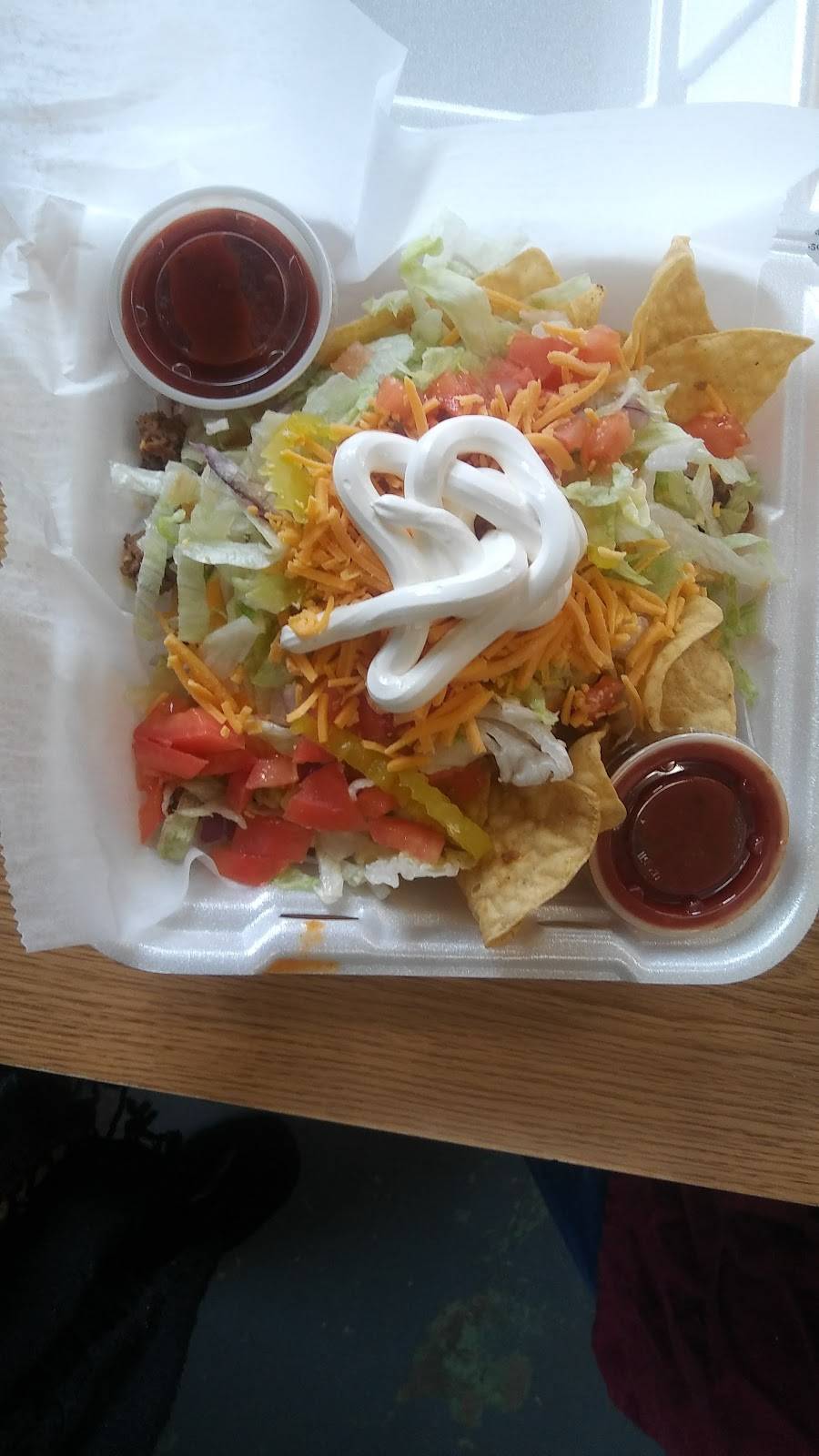 Eds Smokehouse | restaurant | 1009 McKinley Ave NW, Canton, OH 44703, USA | 2342152222 OR +1 234-215-2222