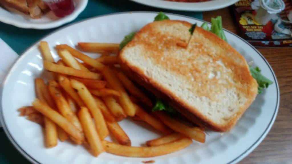 Sterks Restaurant | restaurant | 63 Hyde St, Wakeman, OH 44889, USA | 4408392025 OR +1 440-839-2025