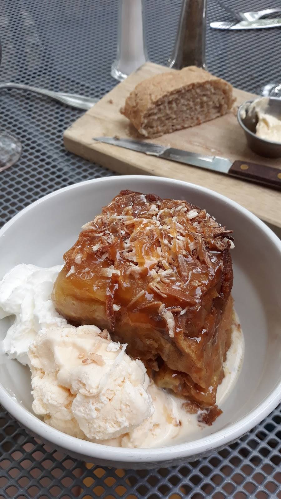 Fieldstone Grill | restaurant | 3970 W Centre Ave, Portage, MI 49024, USA | 2693218480 OR +1 269-321-8480