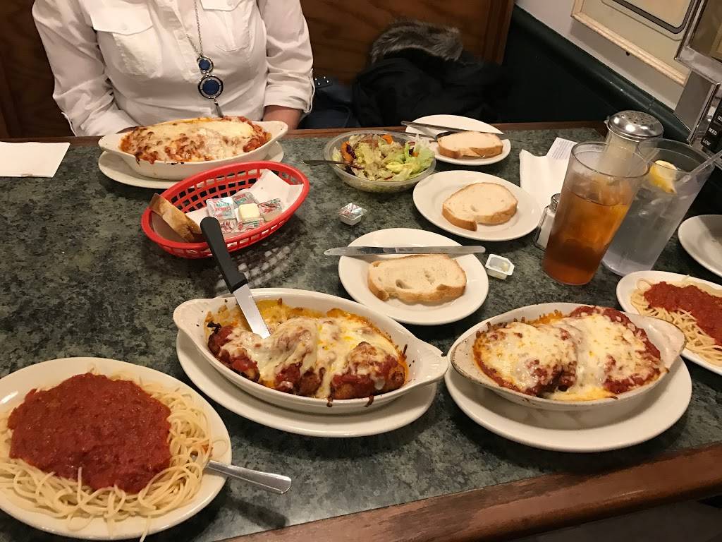 Uncle Tonys Pizza & Pasta | restaurant | 260 Newport Ave, Rumford, RI 02916, USA | 4014384646 OR +1 401-438-4646