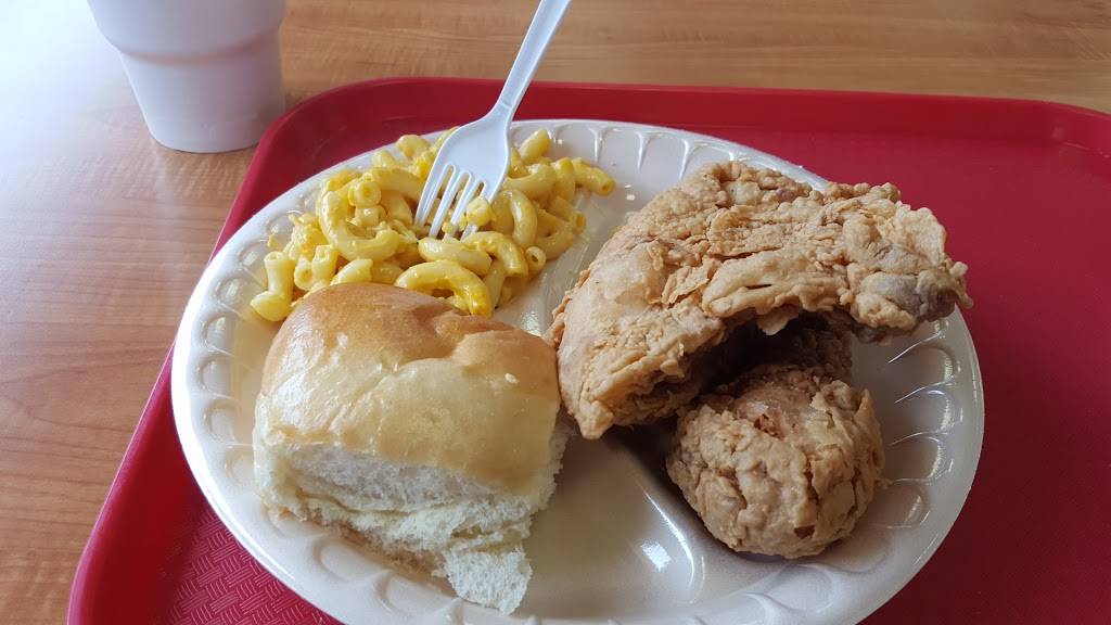 Bushs Chicken | restaurant | 12440 Edgemere Blvd, El Paso, TX 79938, USA | 9158552422 OR +1 915-855-2422