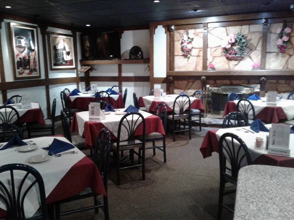 Thee Olde Place Inn | restaurant | 1209 Streets Run Rd, Pittsburgh, PA 15236, USA | 4128851395 OR +1 412-885-1395