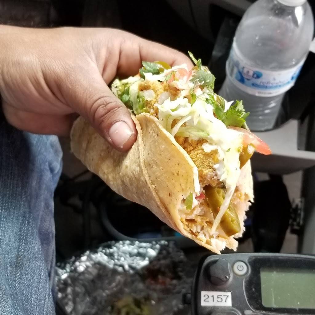 Off the Hook Seafood & Super Burritos | restaurant | 2432 Telegraph Ave, Oakland, CA 94612, USA | 5108348182 OR +1 510-834-8182